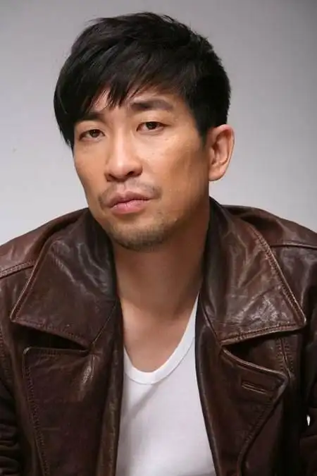 八佰王千源当过裁缝送过外卖被人质疑被误会是韩国人