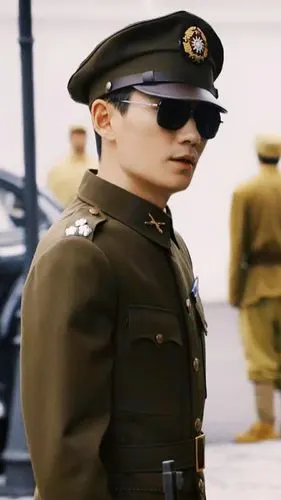 朱一龙林楠笙军装yyds