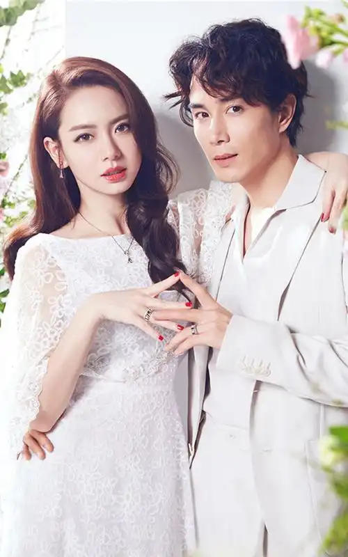 戚薇李承铉情人节恩爱合体写真图片