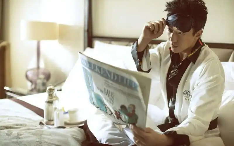 帅哥明星邓超雅痞写真桌面壁纸