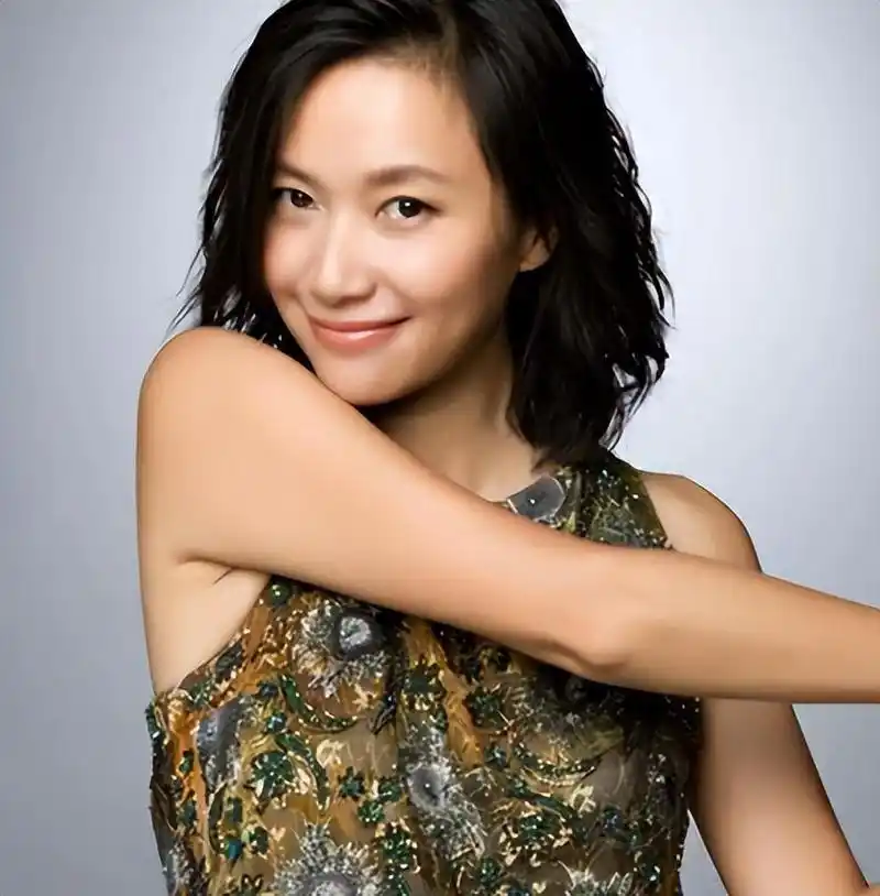 与黄立行相恋14年,徐静蕾晒近照笑容满面,再辟谣怀孕传闻