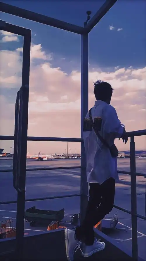 王俊凯帅气背影图片大合集令人心动的完美凯boss