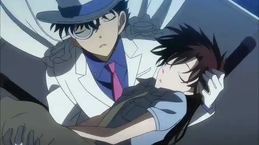 怪盗基德1412青子昏迷的时候怪盗基德又救了她一次