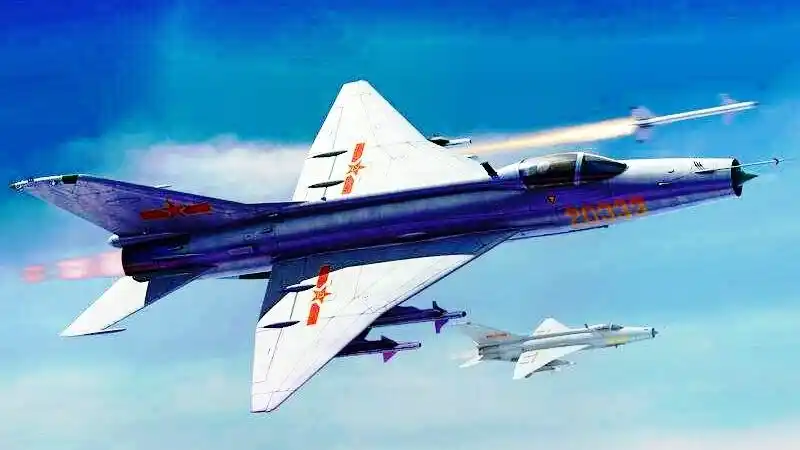 当老外看不起歼7时,然后不知道歼7已经瞄准了他们.