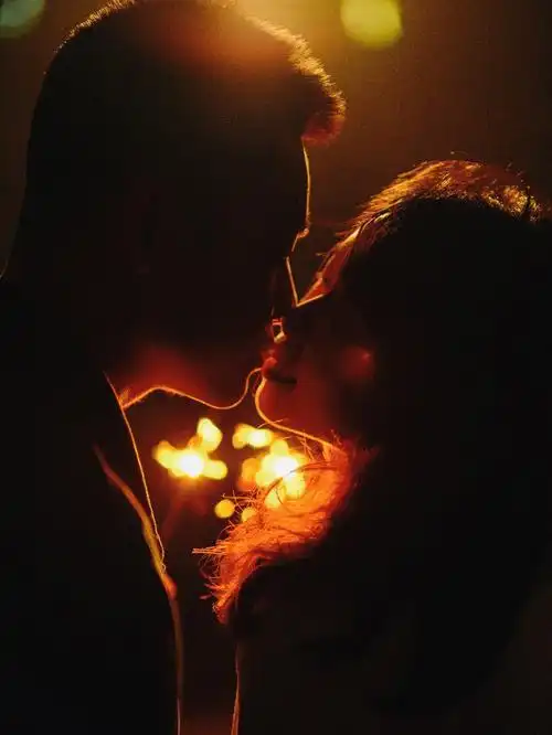 烟火情侣写真满足你的所有浪漫想象