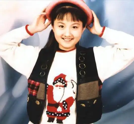 "玻璃美人"蒋小涵:嫁圈外老公,36岁才做妈妈,完美的贤妻良母