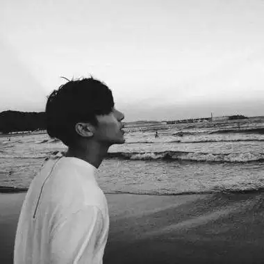 男伤感背影头像黑白图片 男生头像图片大全 -【爱个性】