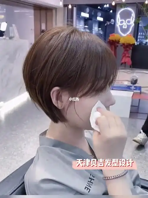 挂耳短发韩式女明星同款免打理谁剪谁好看