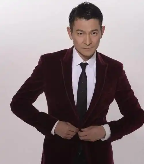 天王刘德华女儿近照,颜值完全继承了优良基因,从小就是美人胚子