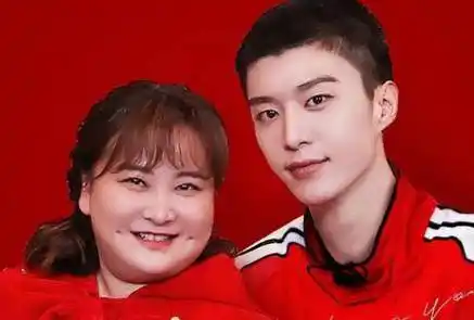 据这位网友爆料,贾玲的孩子是范丞丞的.