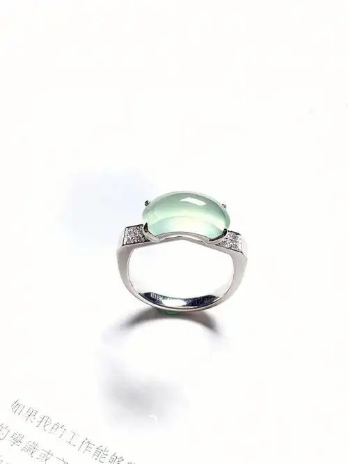 很有感觉的设计款马鞍戒指