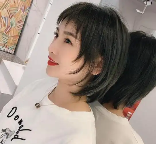 女士时尚潮流短发发型图片,这三款甜美可爱发型