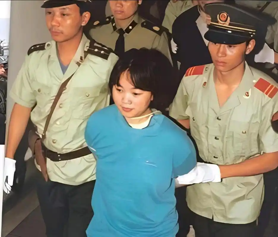1997年,27岁的女犯陈雪因贩毒罪被判处死刑,她曾是一个年轻漂亮的女孩