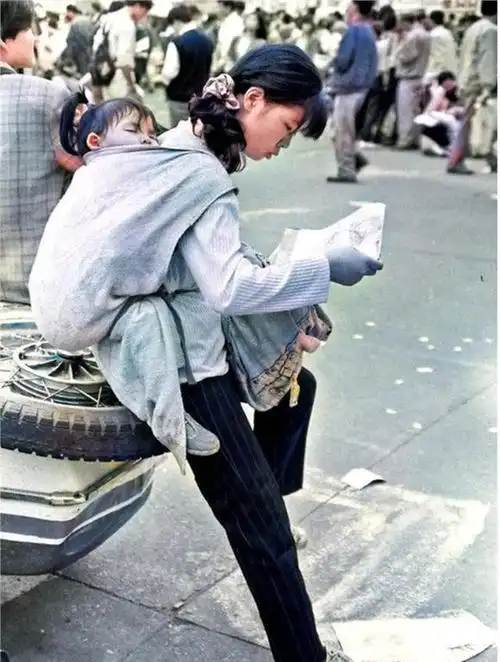 回溯90年代的湖北武汉,汉正街,天河机场,新世界百货商场