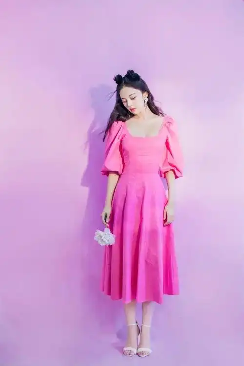 谭松韵,吴昕穿对连衣裙都瘦一圈!夏日连衣裙的正确穿法在这里