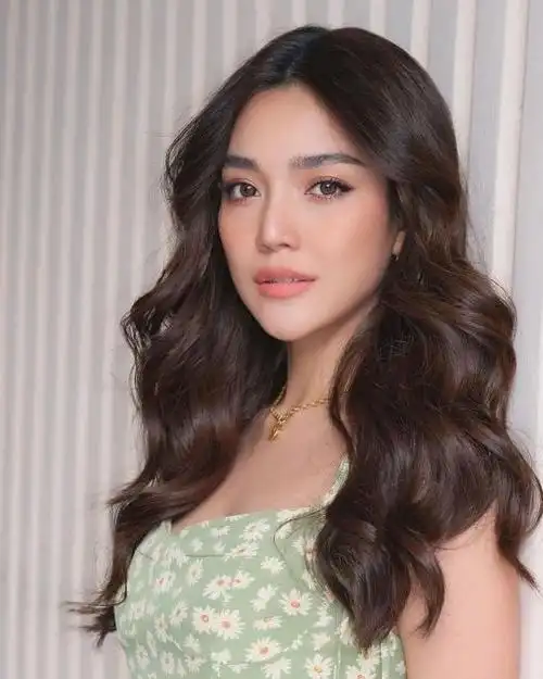 坎娜楠·翁卡琼莱  演员  kannarun wongkajornklai女  白羊座  167cm