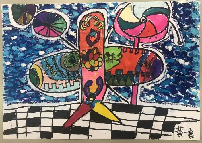 三9班《画民间玩具》作品赏析