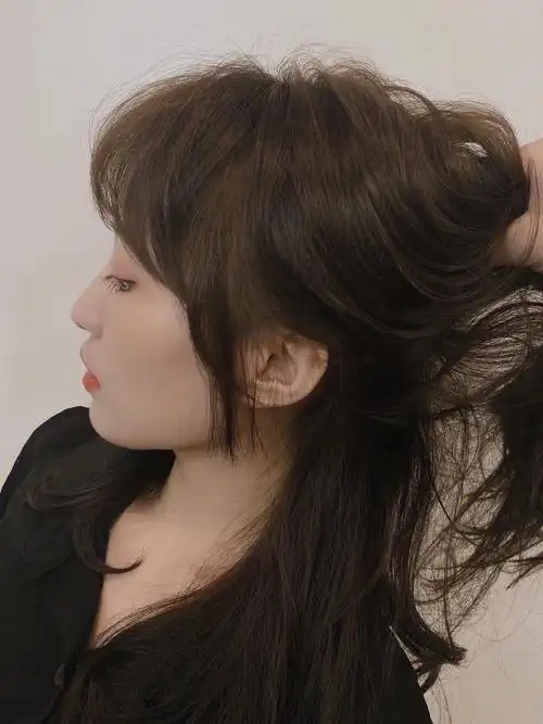 夏季女生都喜欢的慵懒中长发