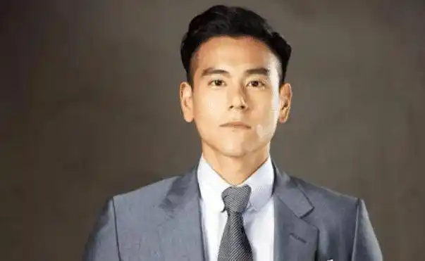 小时候很胖的彭于晏,因为运动才瘦下来,成了大家眼中的型男_身材_大学