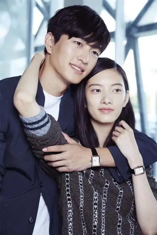 金大川春夏机场大方牵手秀恩爱,恋情坐实!网友:刘昊然要伤心了