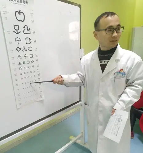 平舆县李屯镇阳光幼儿园视力健康检查