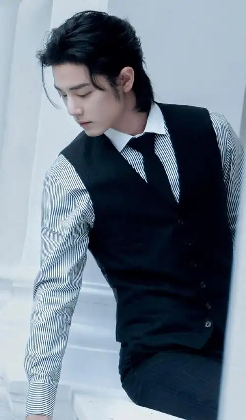 肖战条纹衬衫vs黑西装##肖战吸血鬼伯爵