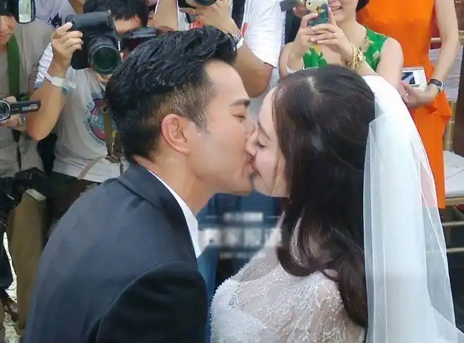 杨幂刘恺威未曝光私密婚纱照外流_星大片_明星