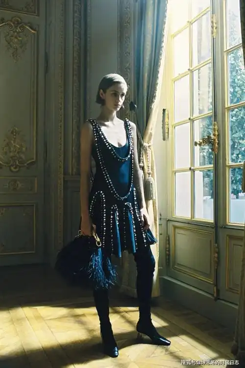 穿搭灵感丨celine2021春夏女装广告大片率性洒脱的celine女郎