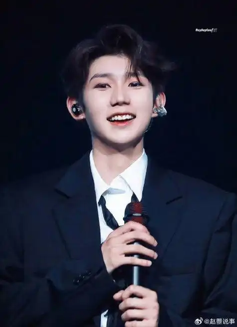 王源哥哥真的是很会宠粉,没事儿的,我可以让一让让一让那么多可爱的