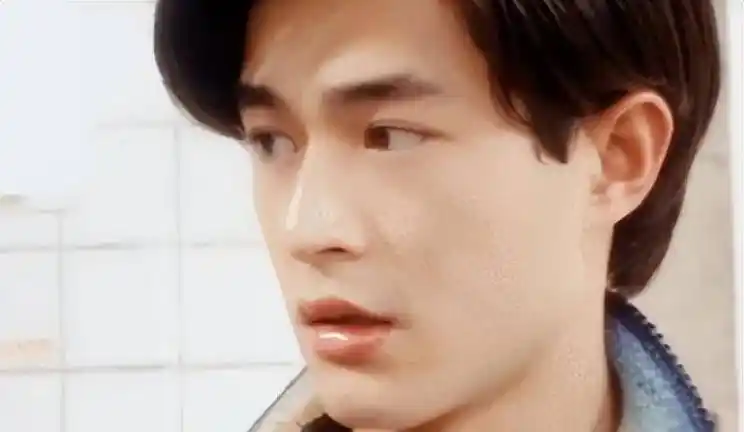 原创娱乐圈留长发的5位港风男神谢霆锋郑伊健痞帅却输给了他