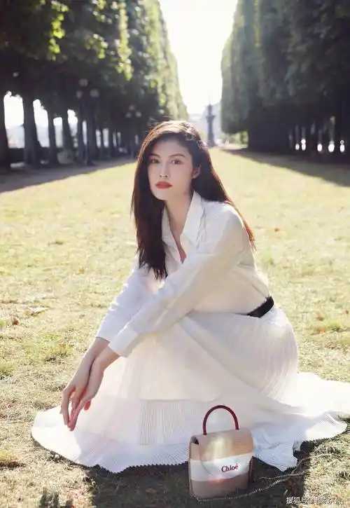 何穗写真赏:不愧是维密超模!大长腿走秀美到爆炸!_身材_成为了_都让人