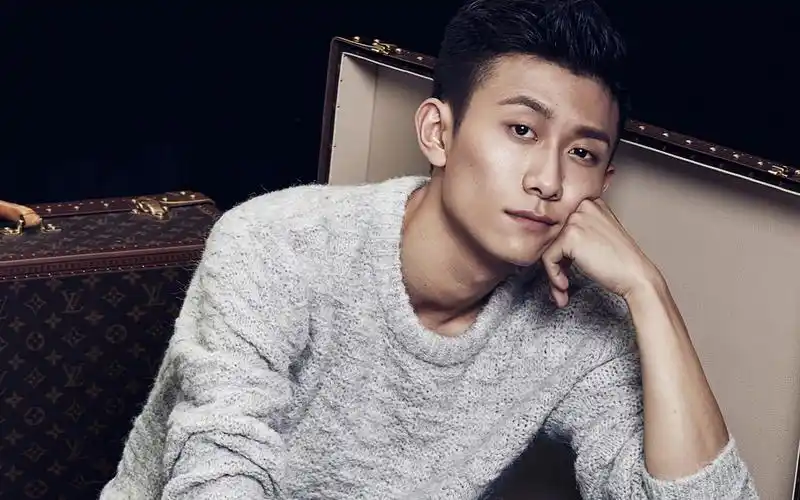 张一山帅气杂志写真图片桌面壁纸高清大图预览1440x900_大陆明星下载