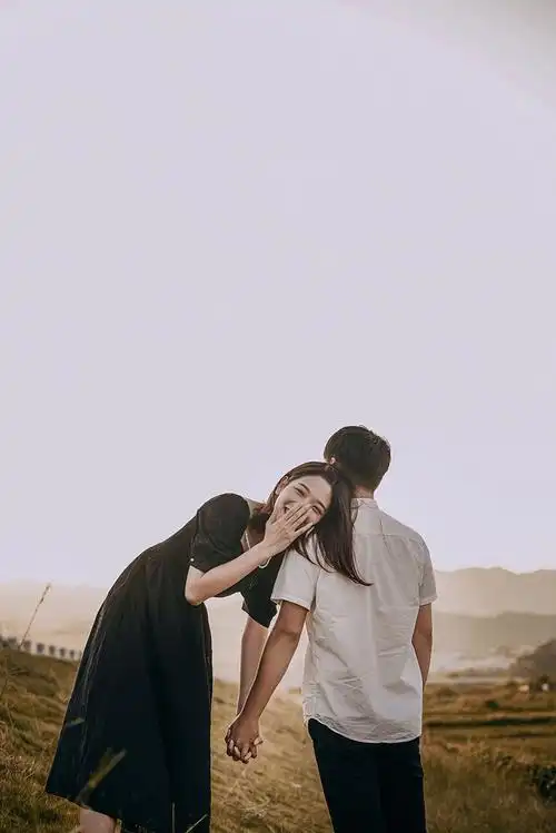 夏天尾巴的情侣写真