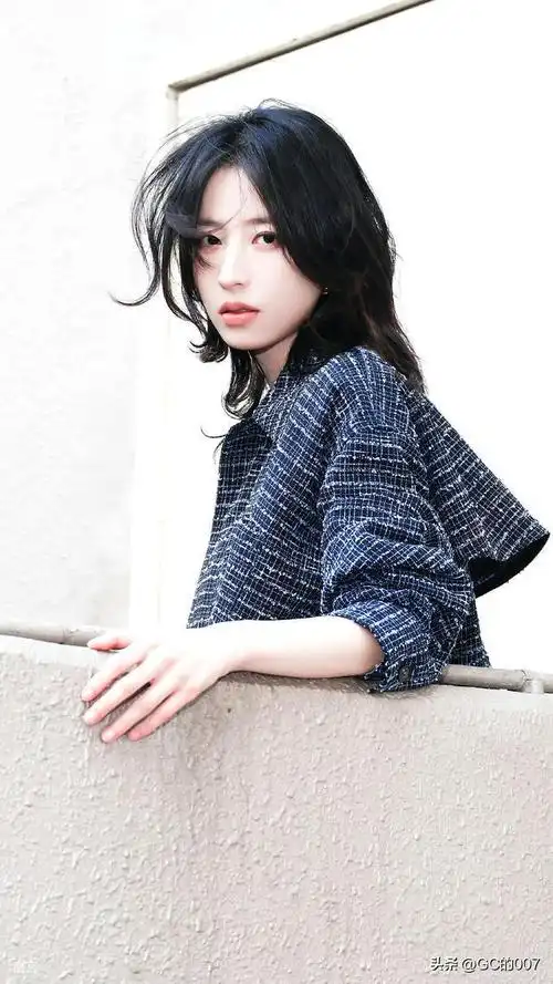 明星图片周雨彤