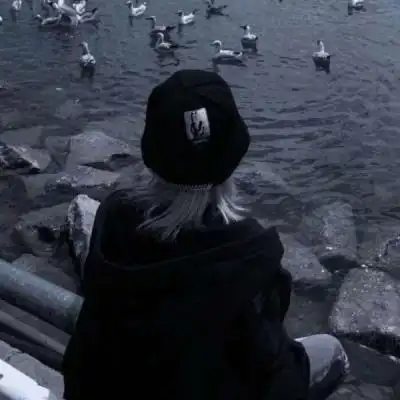 女生真人微信头像不露脸图片