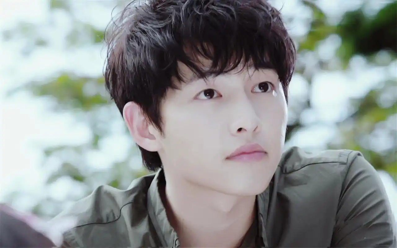 《太阳的后裔》男主宋仲基帅气写真图片桌面壁纸