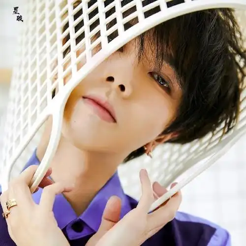 华晨宇香港预售时间#  我们飒飒  帅的太超过了 说不出什么话来了