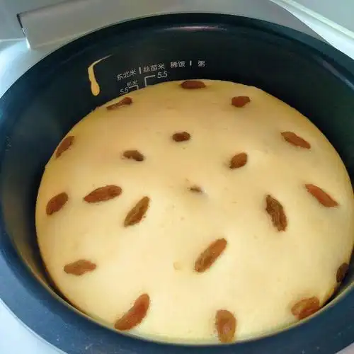 紫风铃zy做的电饭锅蒸蛋糕(烫面法 )