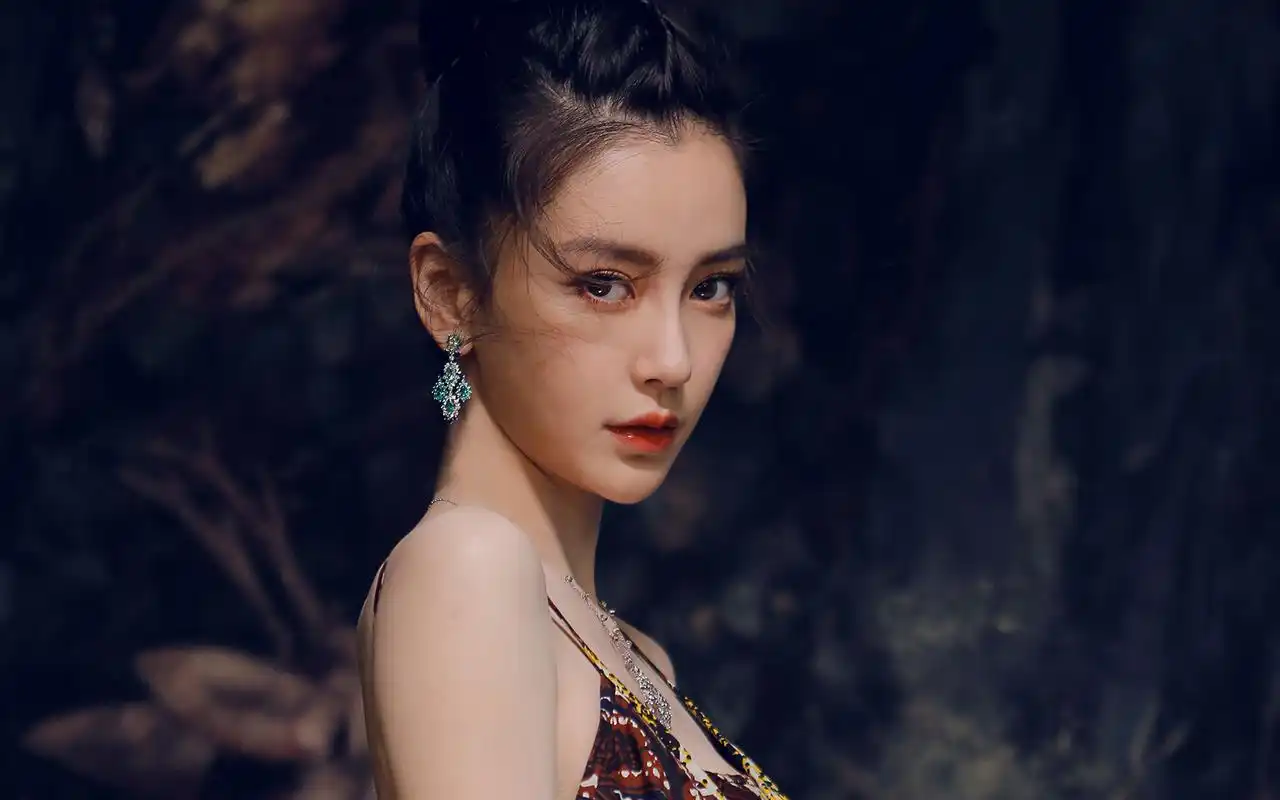 angelababy暗黑风高清桌面壁纸