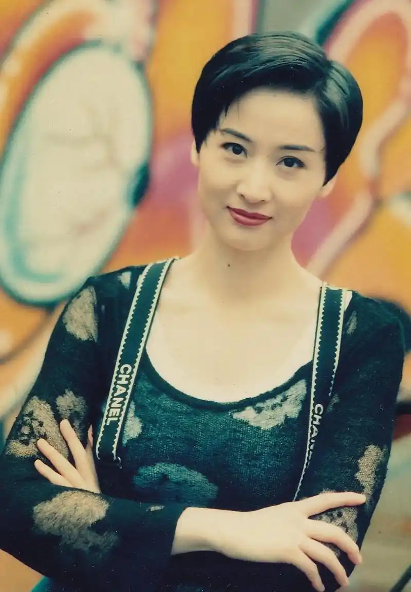 于莉:60岁孤身一人 于莉曾是香港备受瞩目的女明星,掌握着马景涛的