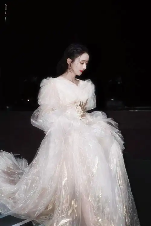 2020时尚芭莎派对 赵丽颖国产高定轻纱礼服 … - 堆糖,美图壁纸兴趣社