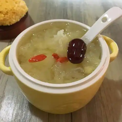 养颜冰糖银耳汤的做法