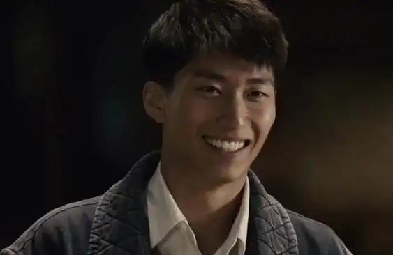 窦骁参演的影视剧有《山楂树之恋》,《危险关系》,《新步步惊心》