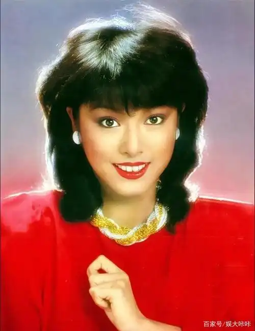 六,米雪 大美女米雪,最特色的就是她的微微龅牙,怪不得有人说十个美女