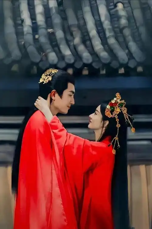 赵丽颖林更新都互动成这样,cp粉:男追女或被拒