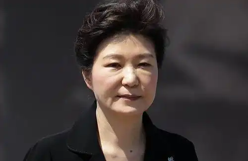 朴槿惠最多可判刑45年