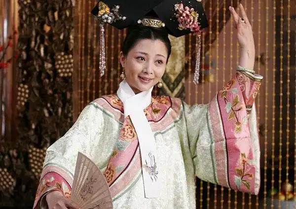 《苍穹之昴》未播先热 殷桃首部古装戏受期待