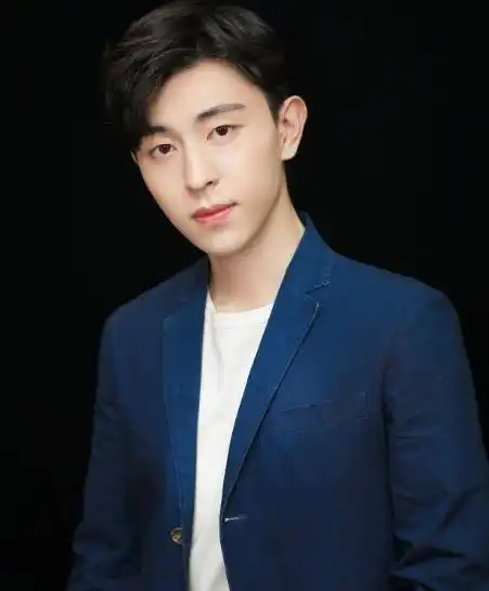 公认最火男演员:李易峰第10,王一博第3,而肖战被他拉下榜首_榜单_作品