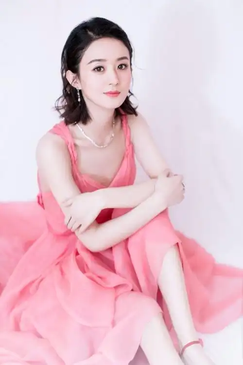 赵丽颖 颖宝真是仙女下凡,一袭粉色连衣裙美到令人窒息