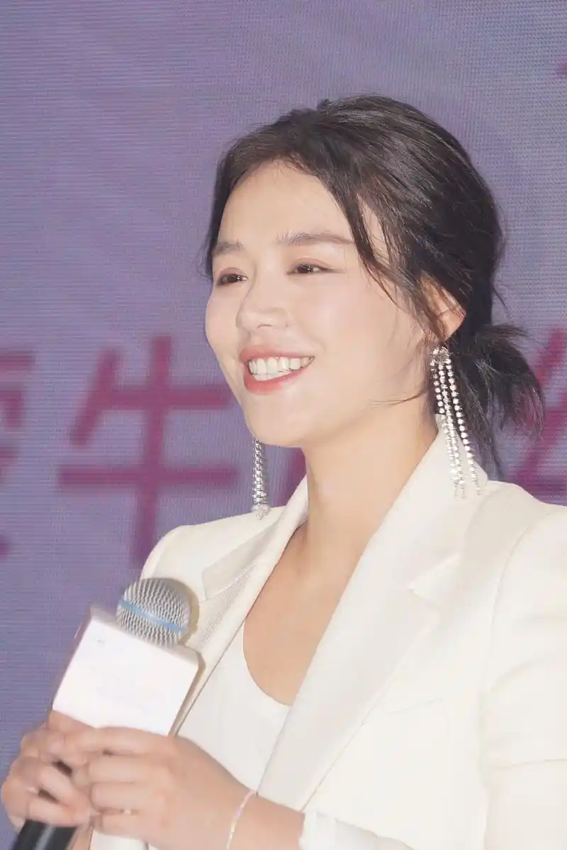 马思纯与张曼乐的感情,现在还是一如既往的稳定.